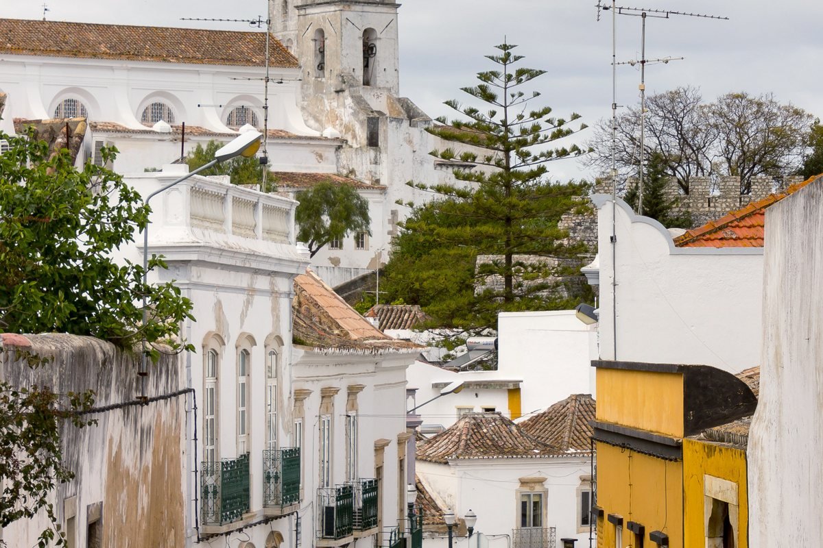 Selling a property in Portugal as a non-resident: the NIF paperwork
